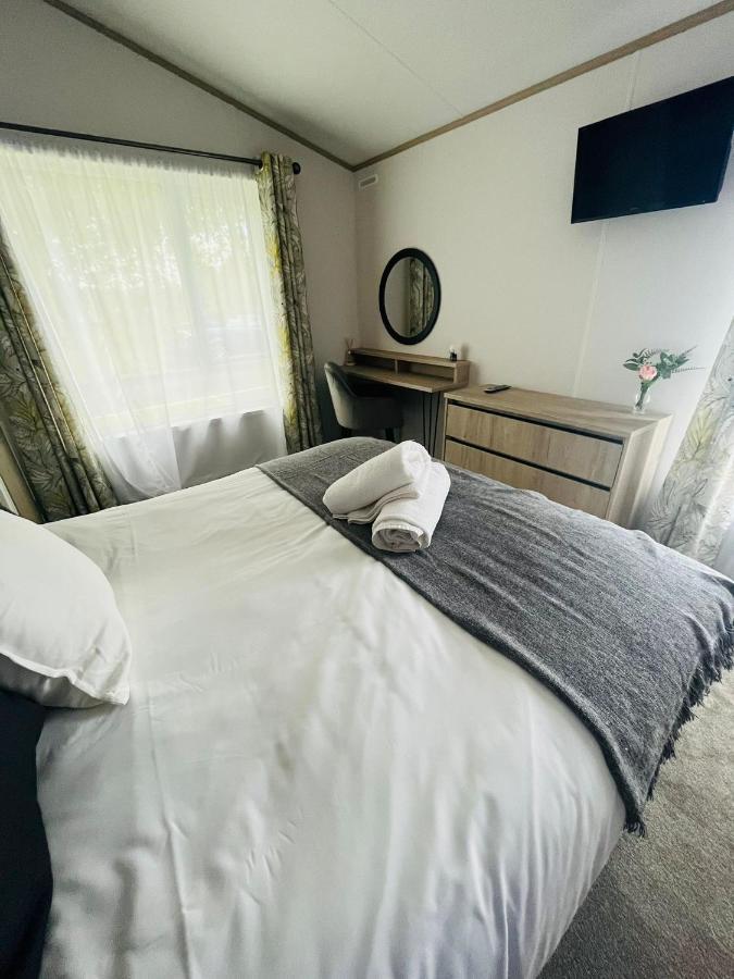 Fir Tree Lodge With Hot Tub 约克 外观 照片