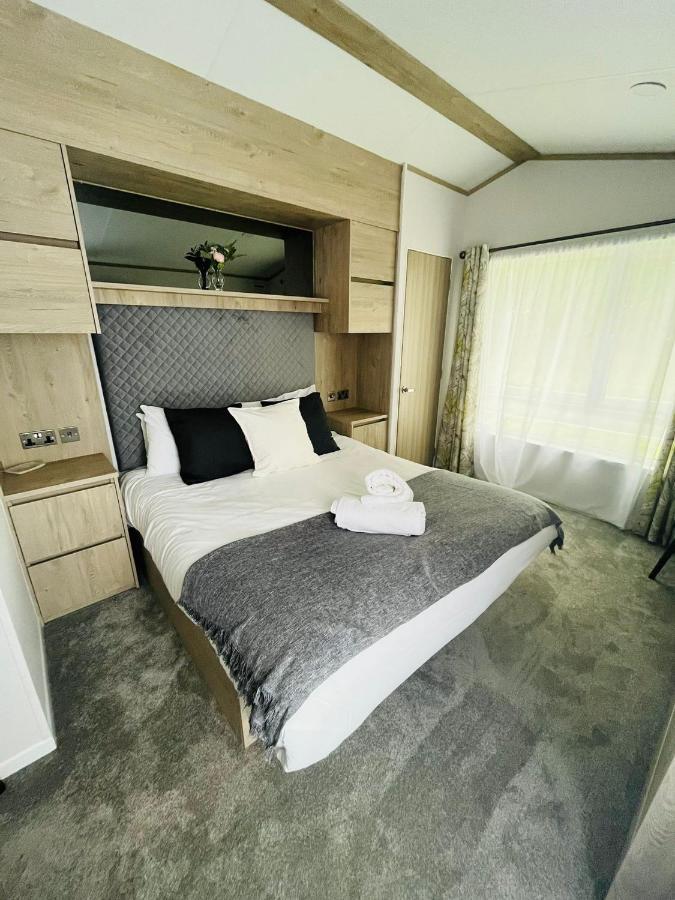 Fir Tree Lodge With Hot Tub 约克 外观 照片